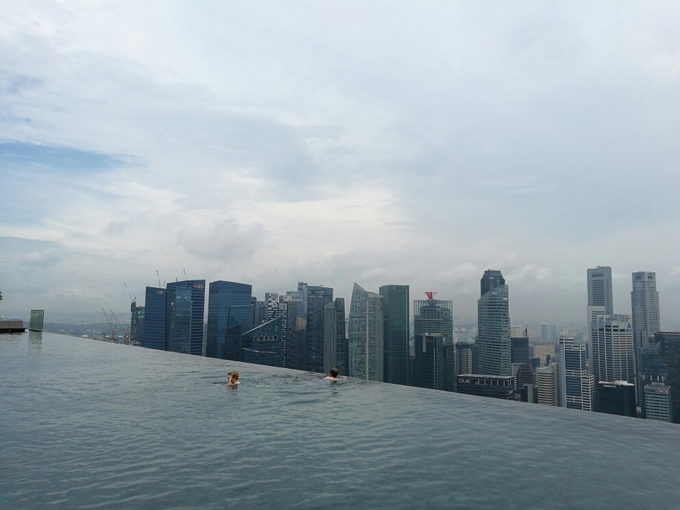 滨海湾金沙酒店无边泳池