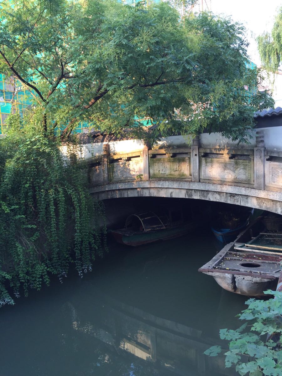 绍兴的老城区都是很干净景色不如八字桥直街毕竟这
