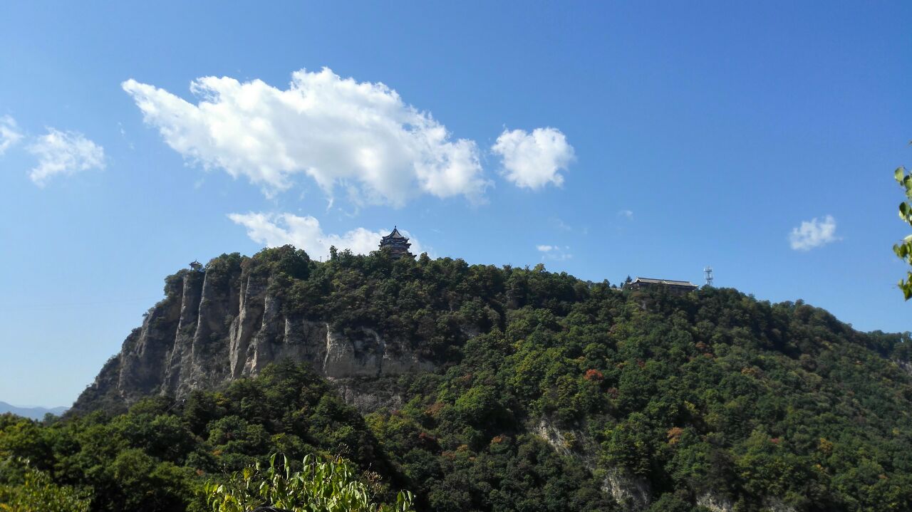 崆峒山門票120元,60以上半價,70以上免費.