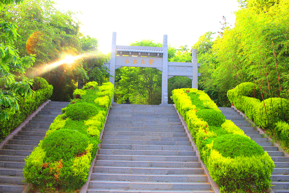 山东临沂冠山风景区图片