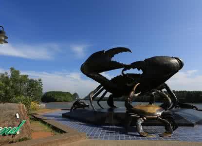 大螃蟹雕像