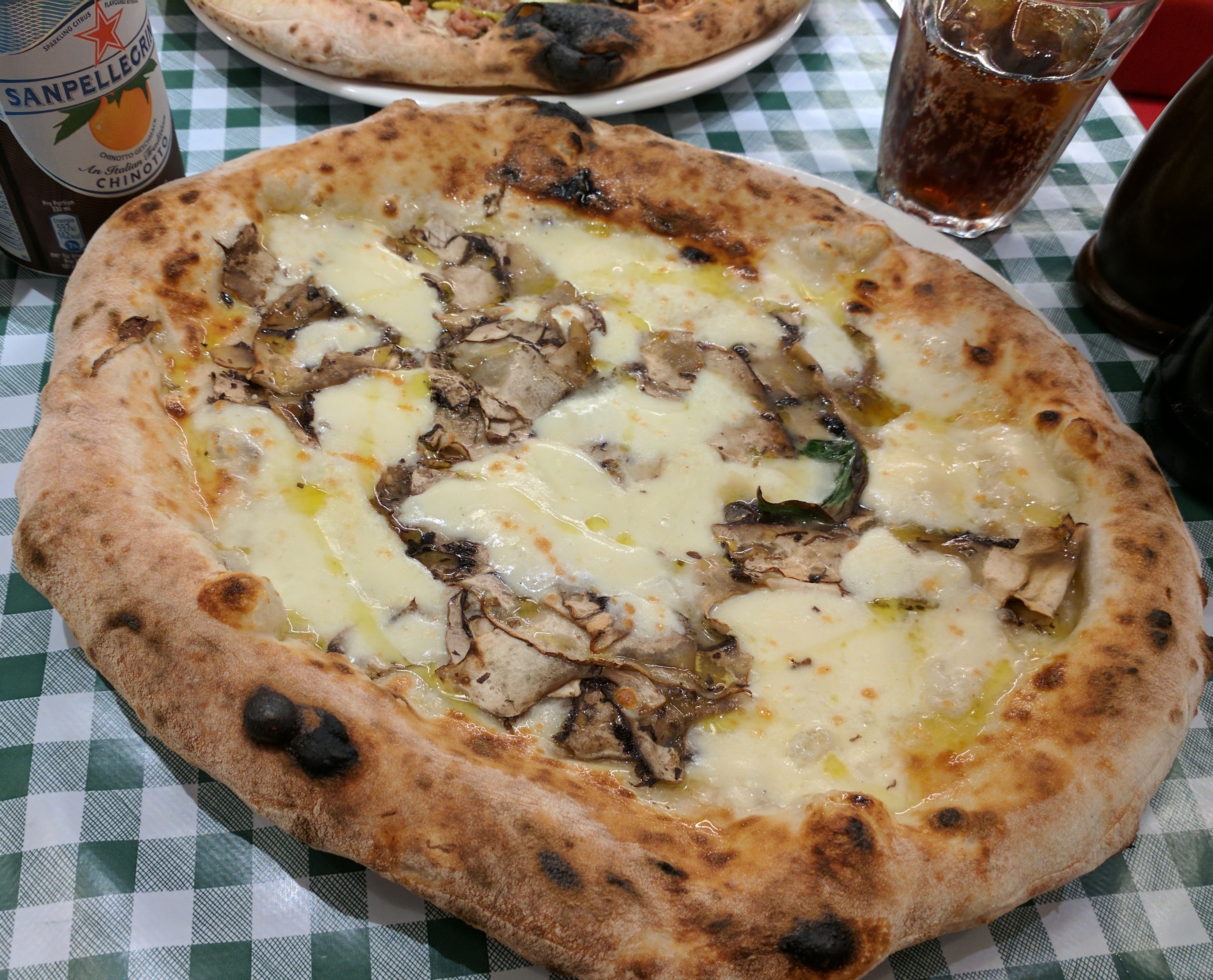 deliciousthincrustpizzawithachewybase