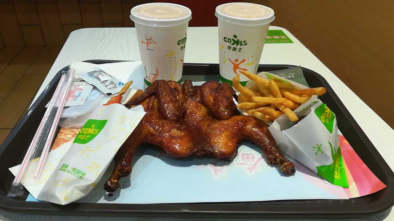 2022华莱士·全鸡汉堡(仁寿路店)美食餐厅,半价套餐很不错,特别实惠,.