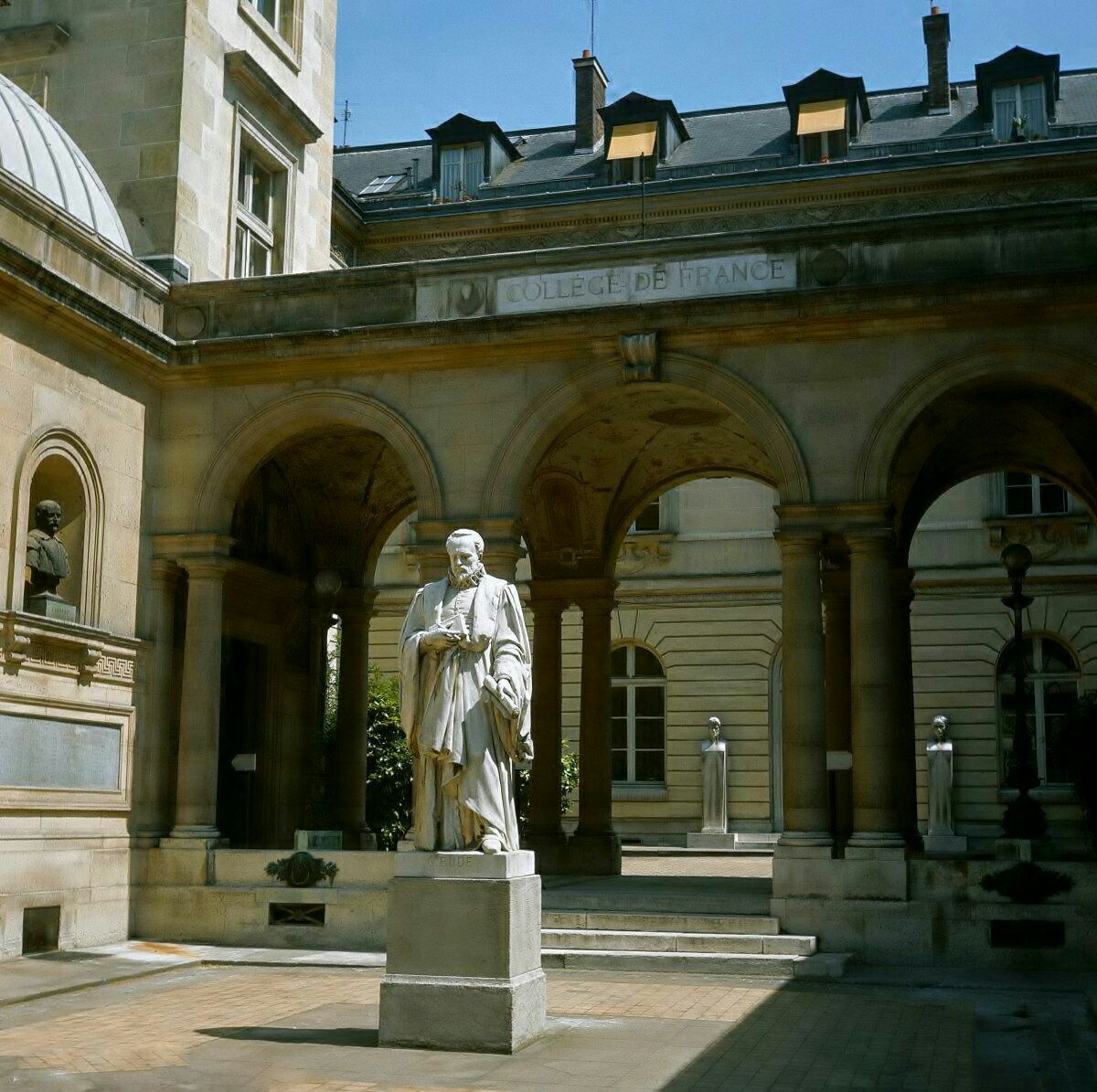 法兰西公学院是世界闻名的高等学府它有着辉煌的历史欧洲多为科学家和