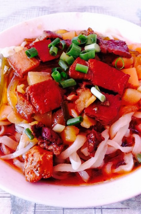 利利手擀腌肉面(平光南大街店) 快餐简餐 直线距离376m