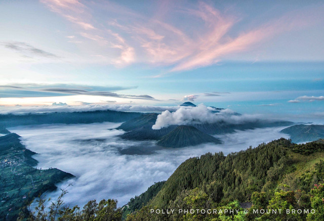 趁着年轻快去吧 印尼泗水布罗默和宜珍火山探险绝美风景 巴厘岛图兰奔沉船点潜水吧 携程氢气球