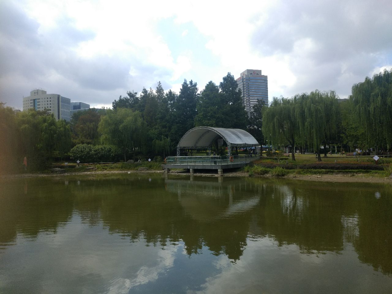虹桥中心公园图片