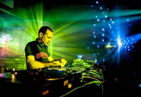 美食,美酒,音乐,狂欢,在巴厘岛与late nite tuff guy一起跨年