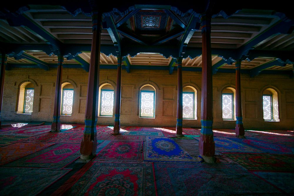 2-Day Kuqa Tour: Explore the Tianshan Mysterious Grand Canyon & Historical Charms of Kuqa Old Town