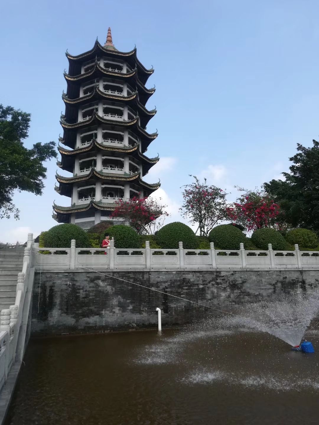 仙庙景区,石磨山景区…这里因十八罗汉山而闻名,是公园的标志