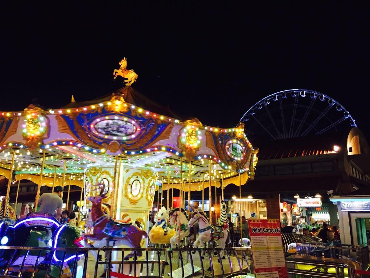 曼谷夜市摩天轮