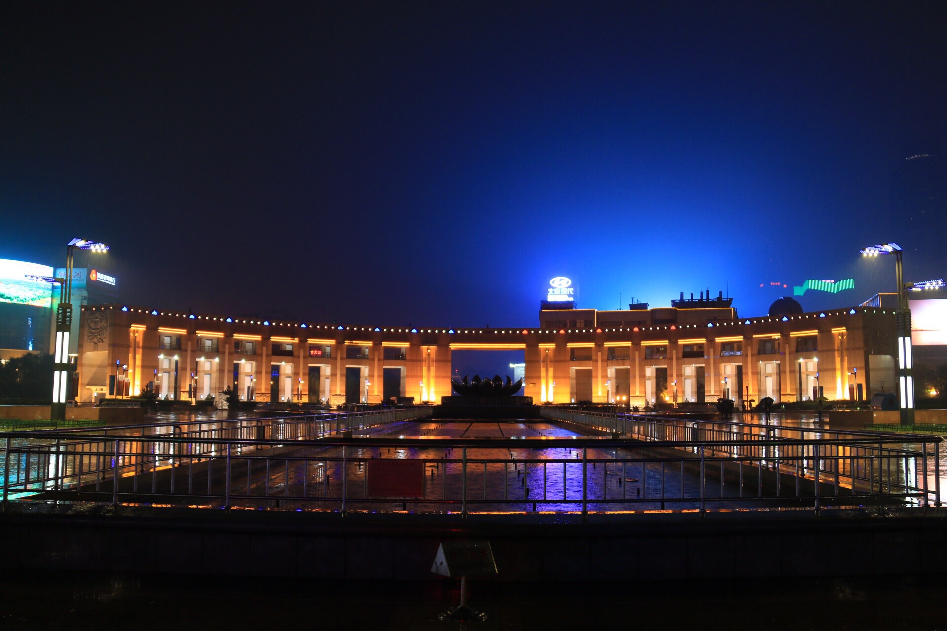 济南泉城广场好玩吗,济南泉城广场景点怎么样_点评_评价【携程攻略】