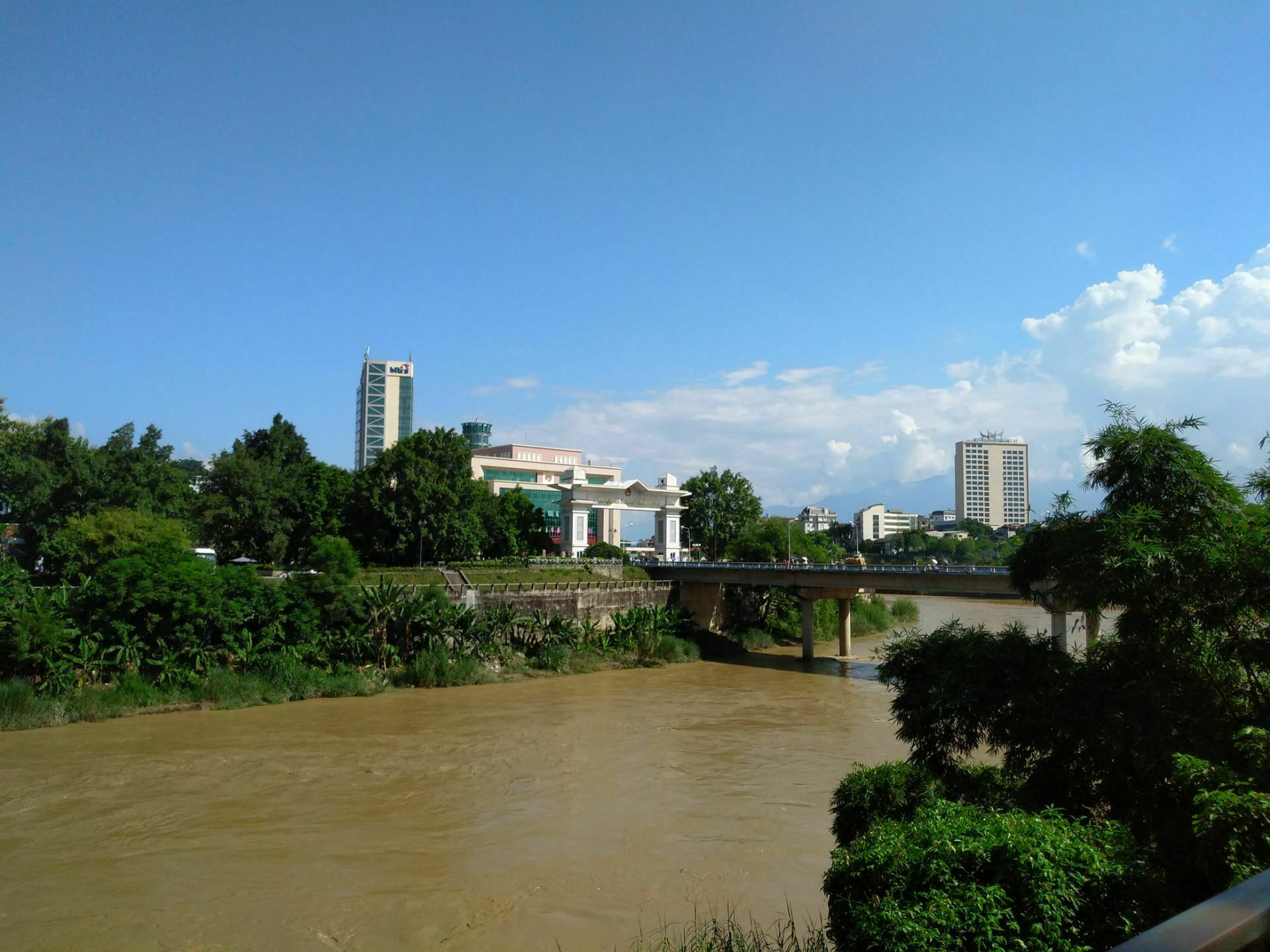 2023中越铁路大桥游玩攻略,都集中在口岸附近,其他也没... 【去哪儿攻略】