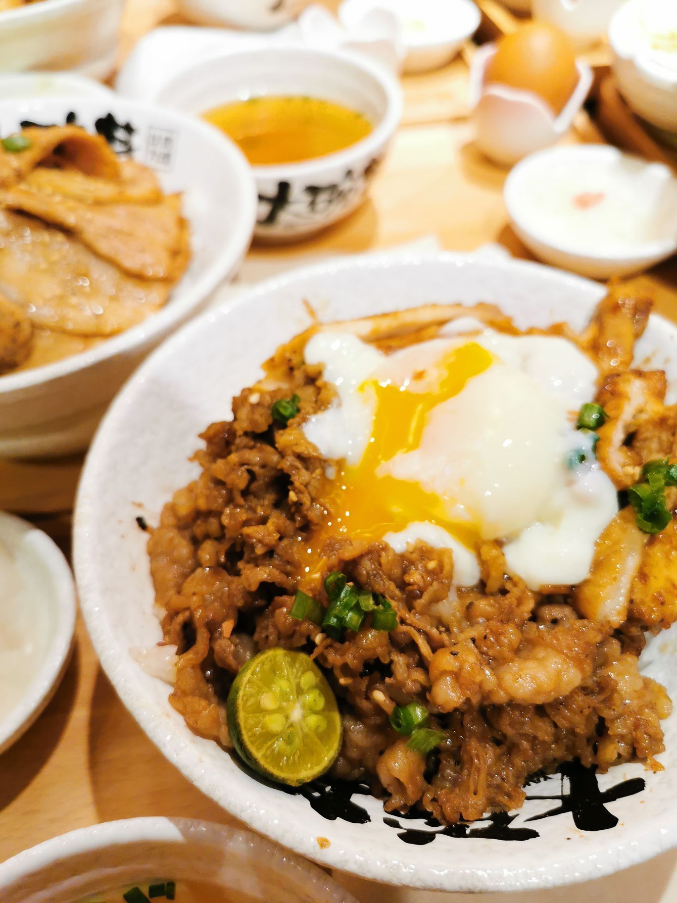大碗丼日式烧肉饭(河东万达店)