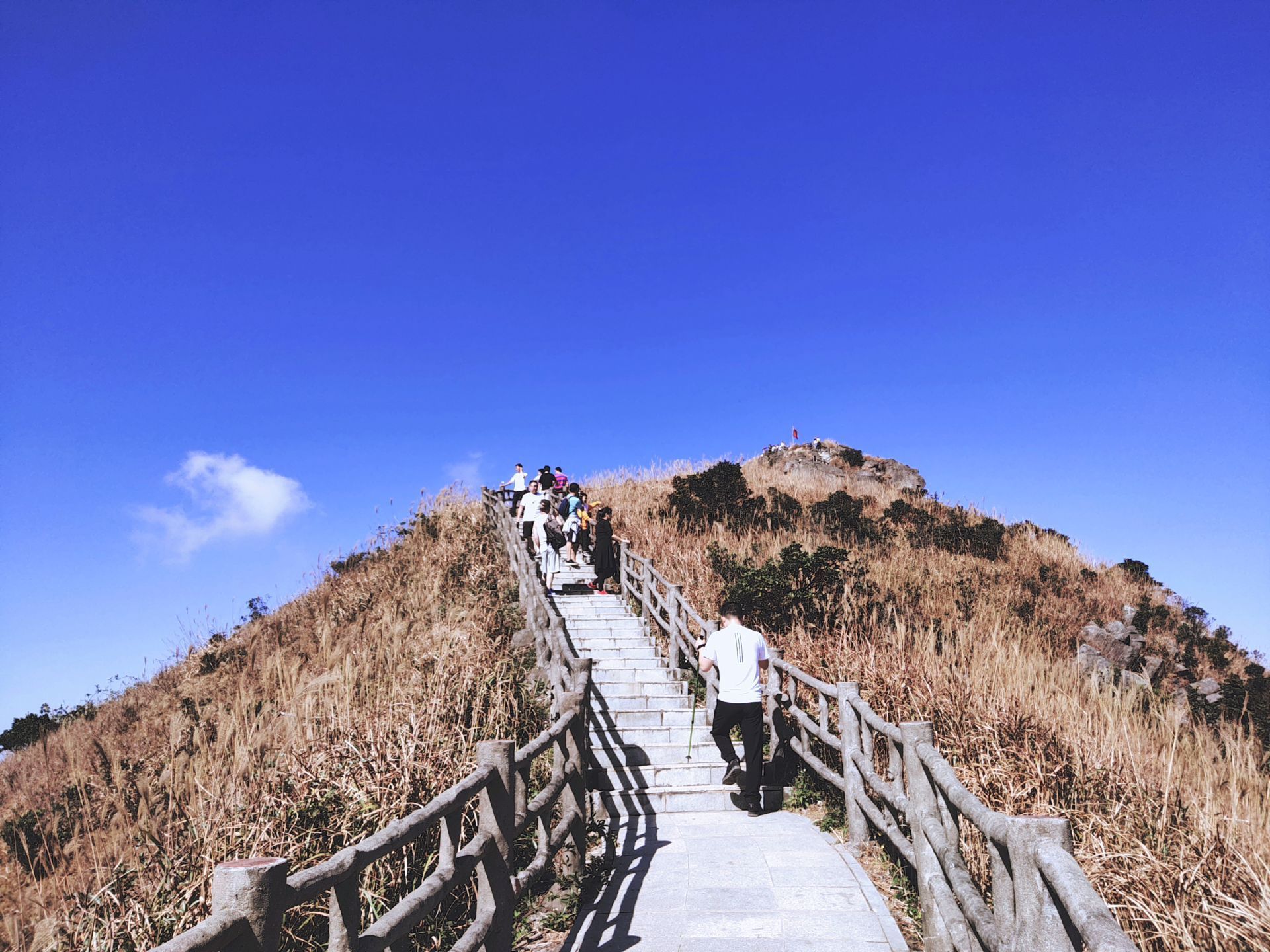 银瓶山