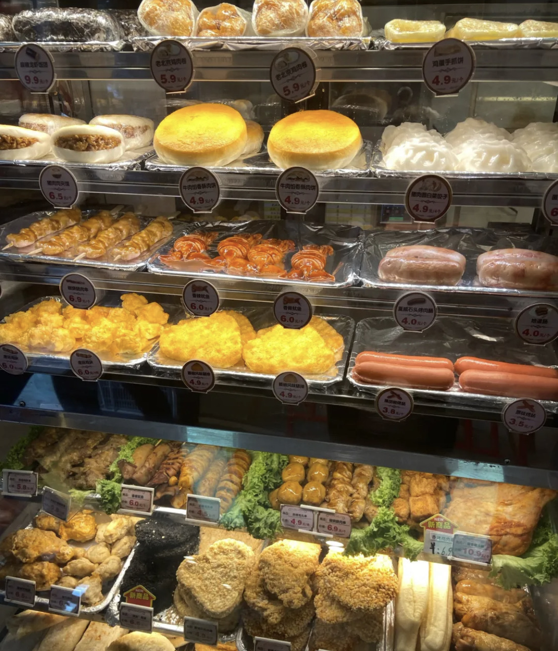 2021喜士多便利店(越界店)购物,兼职小姐姐也很热情,面带微.