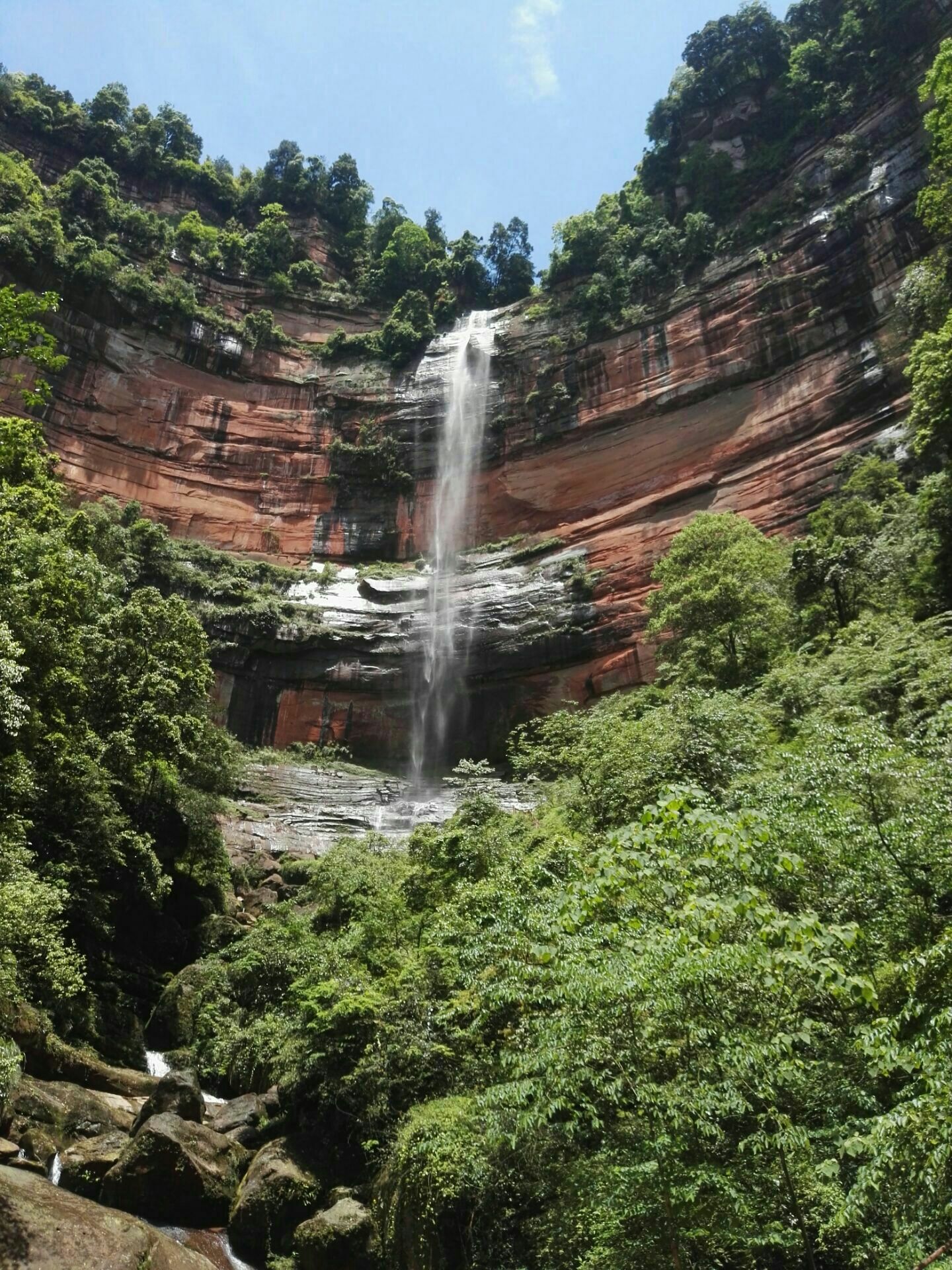 贵州赤水佛光岩原名五柱峰景区位于赤水市东南约42公里处的元厚镇镜内