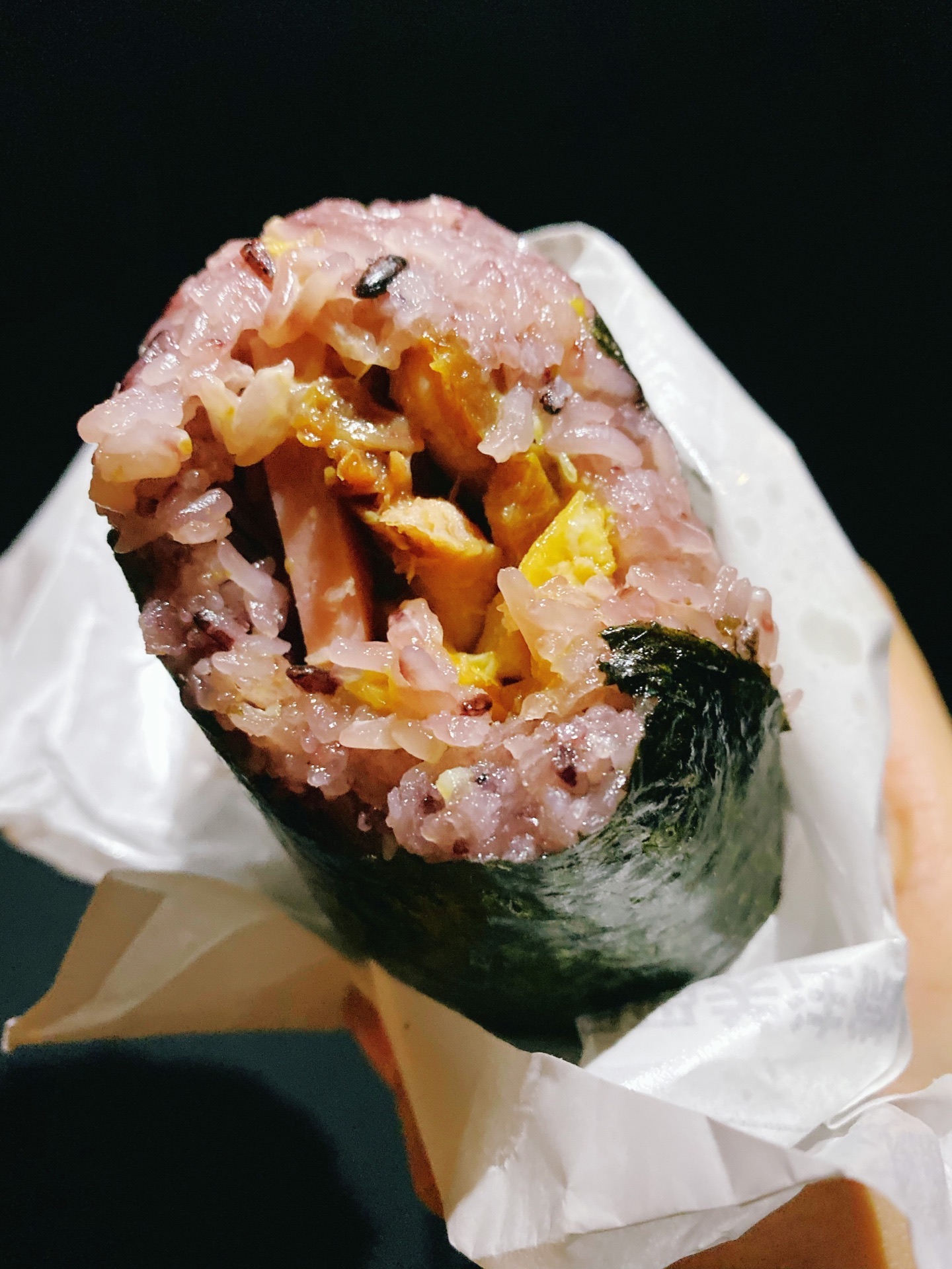 外卖上的单独饭团全部都是所谓的折扣商品,不能享受满减优惠,实际上店