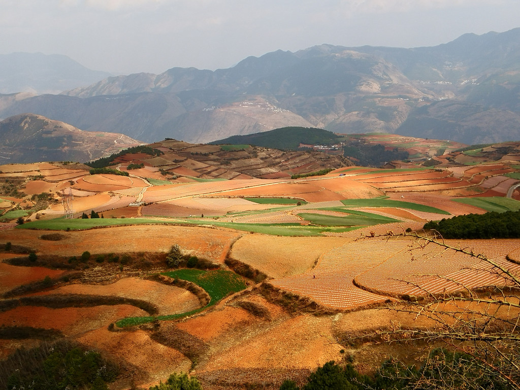 云南红土地--美丽的大地像一块巨大的调色板