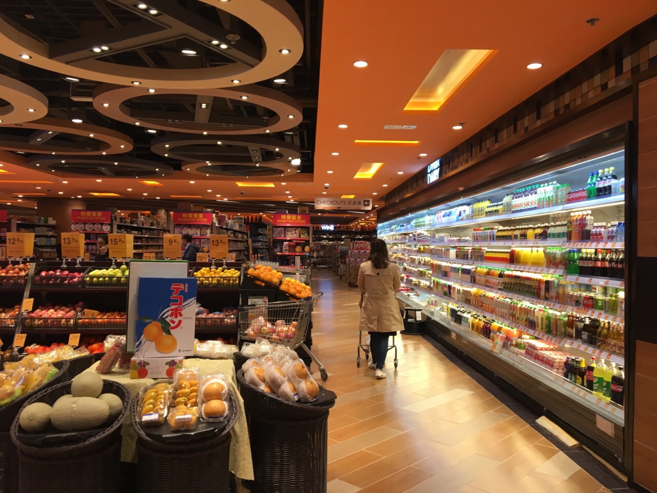 【携程攻略】景点,这是香港的一家连锁超市,大老板是李嘉诚,母公司是