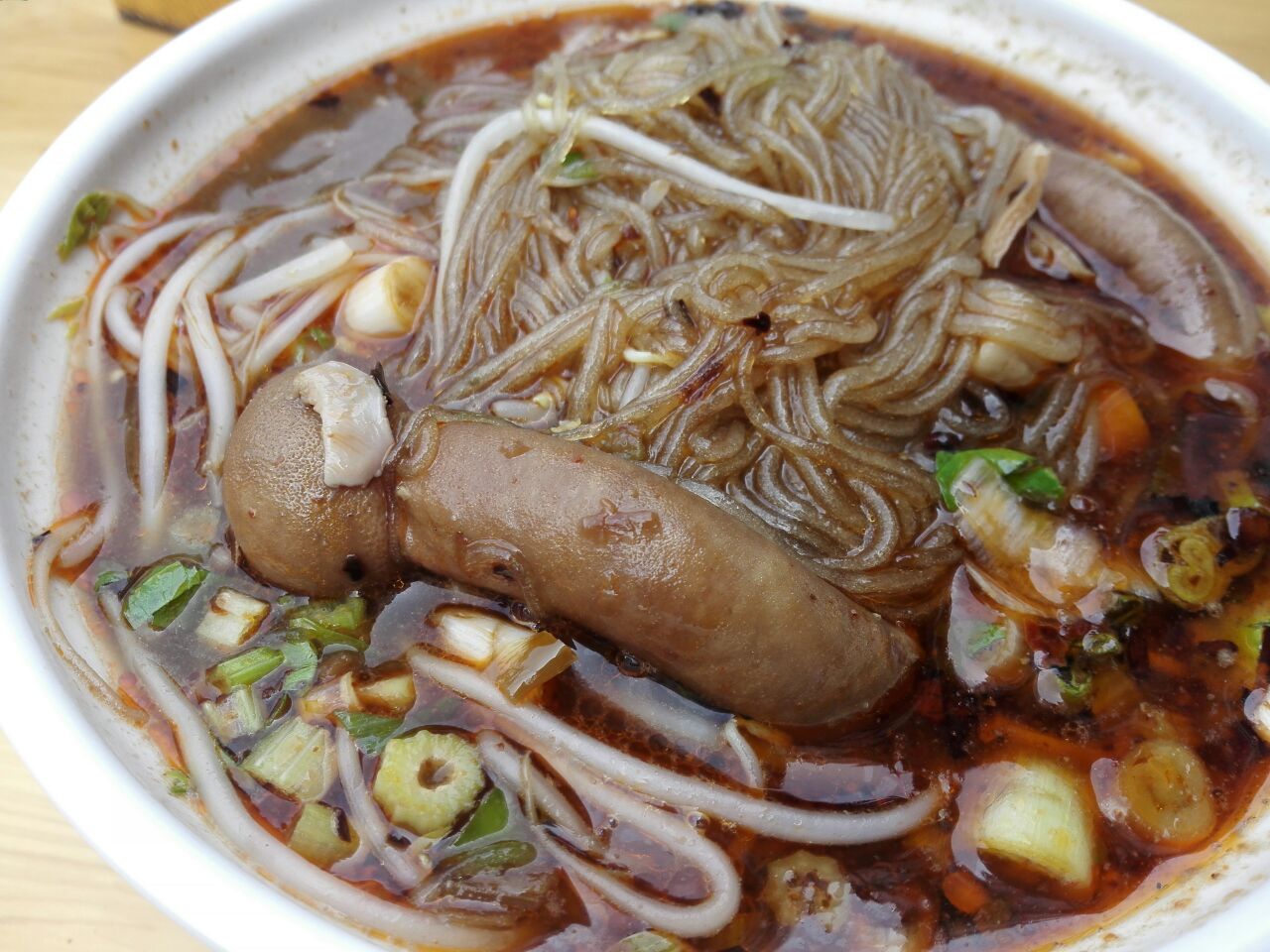 2022双流冒节子肥肠粉(黄金东一路店)美食餐厅,两个冒节子就给人感觉