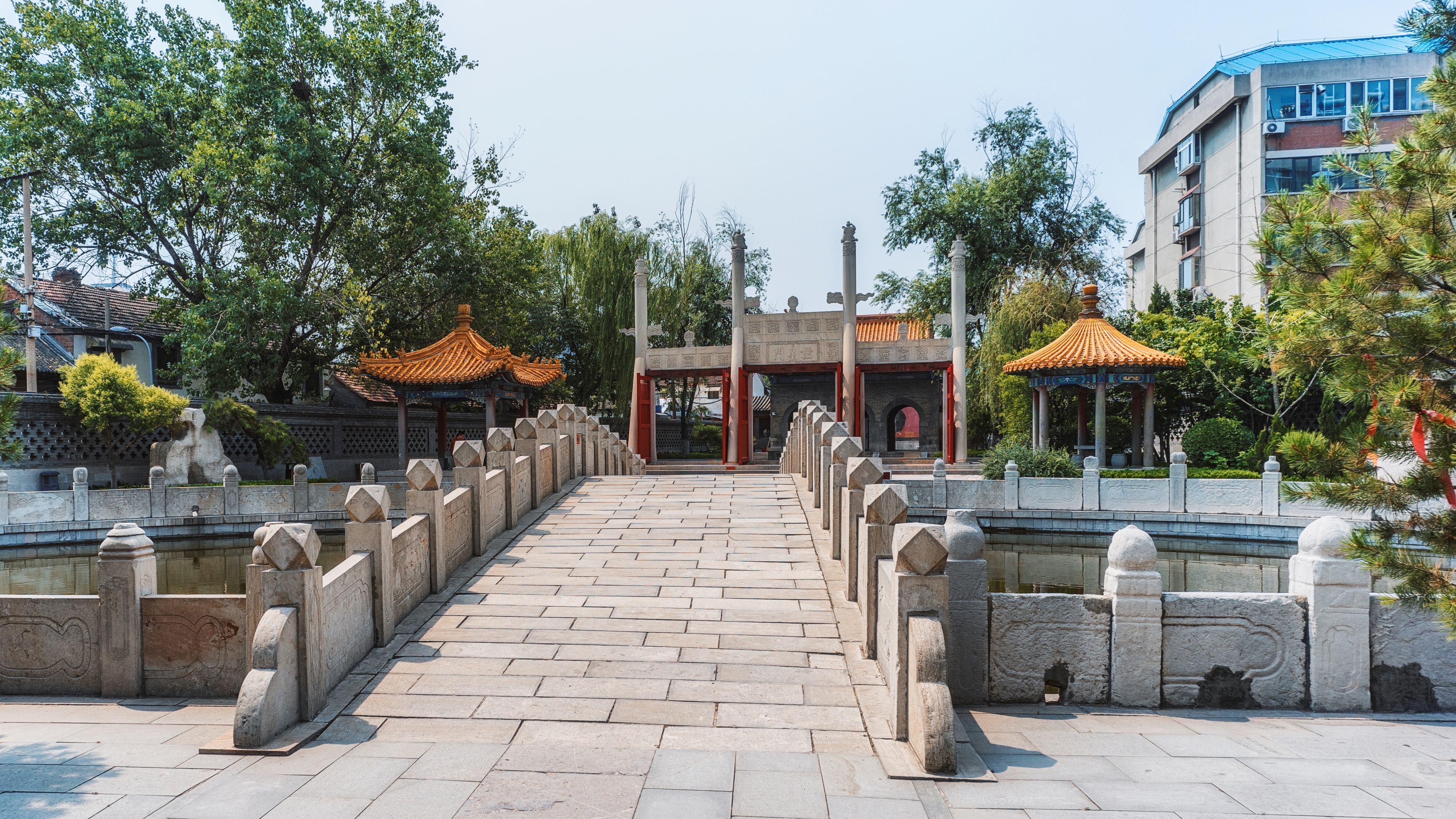 > 漪园 共 1 张 漪园 暂无评分 景点地址 山东省济南市天桥区五龙潭