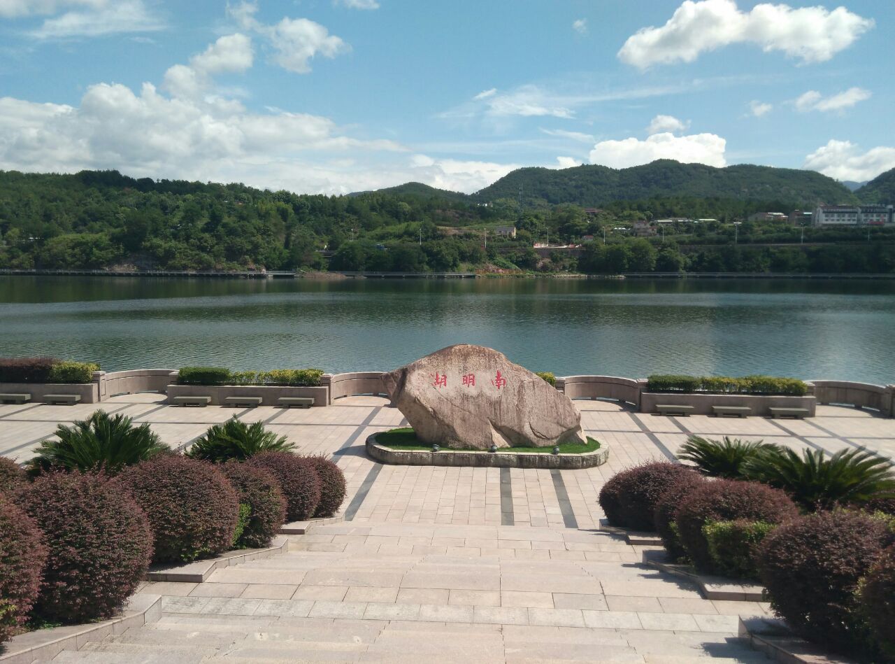 南明湖景区图片