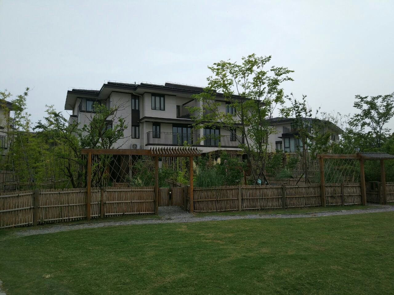 田园东方蜜桃村