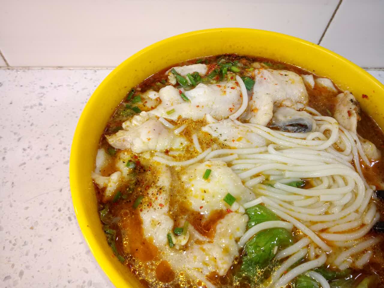 2021小象米线美食餐厅,分量很足,鱼肉很嫩! 【去哪儿攻略】