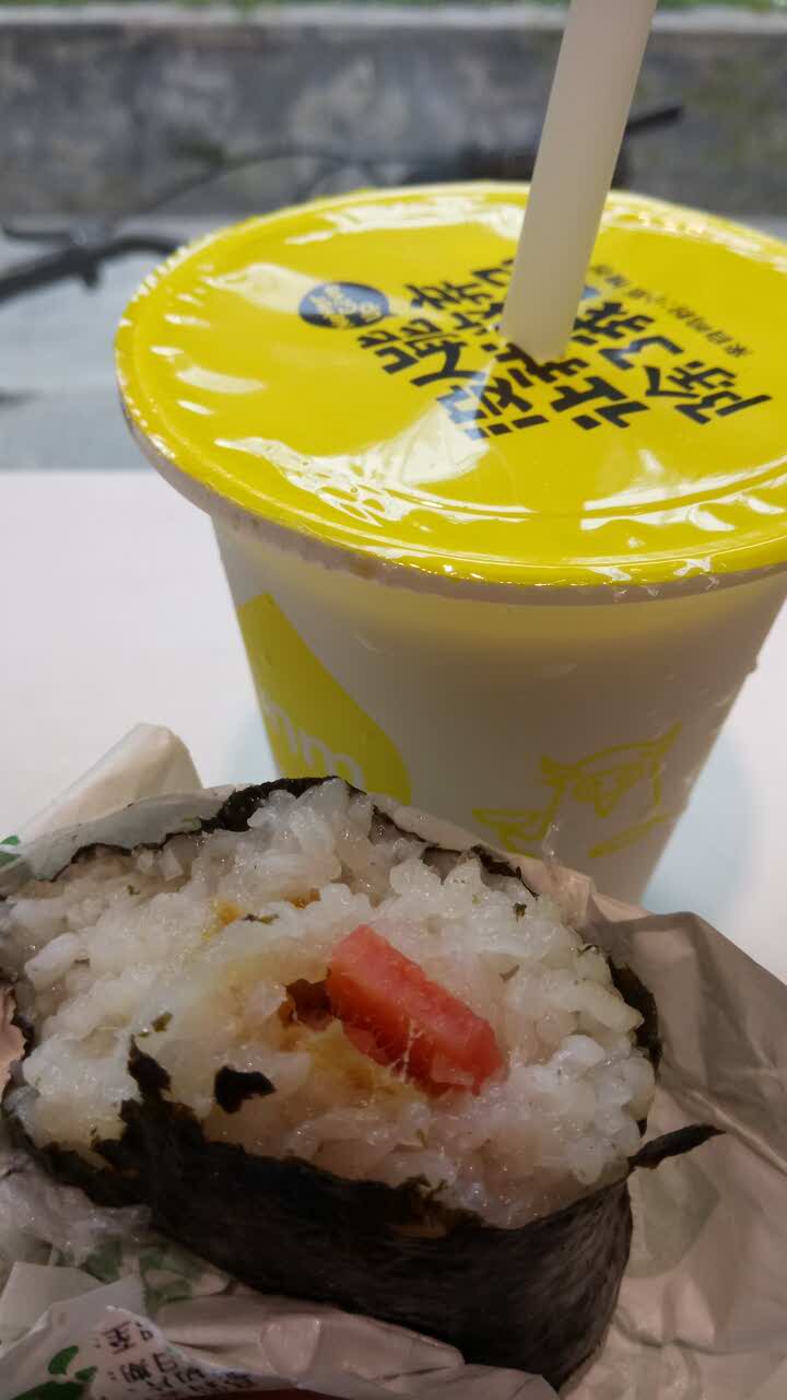 2021一鸣真鲜奶吧(浙外灵峰校区店)美食餐厅,作为温州人,要买奶喝,最