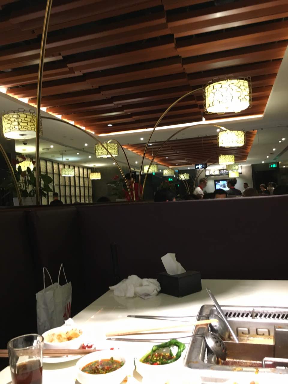 【携程美食林】东莞海底捞火锅(汇一城店)餐馆,服务很好,和女朋友过来