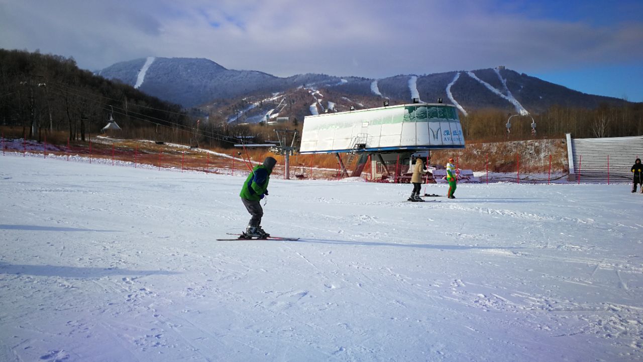 亚布力雅旺斯滑雪场图片