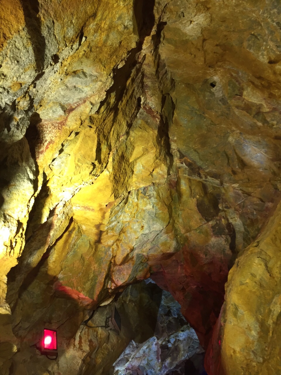 寿山石古矿洞
