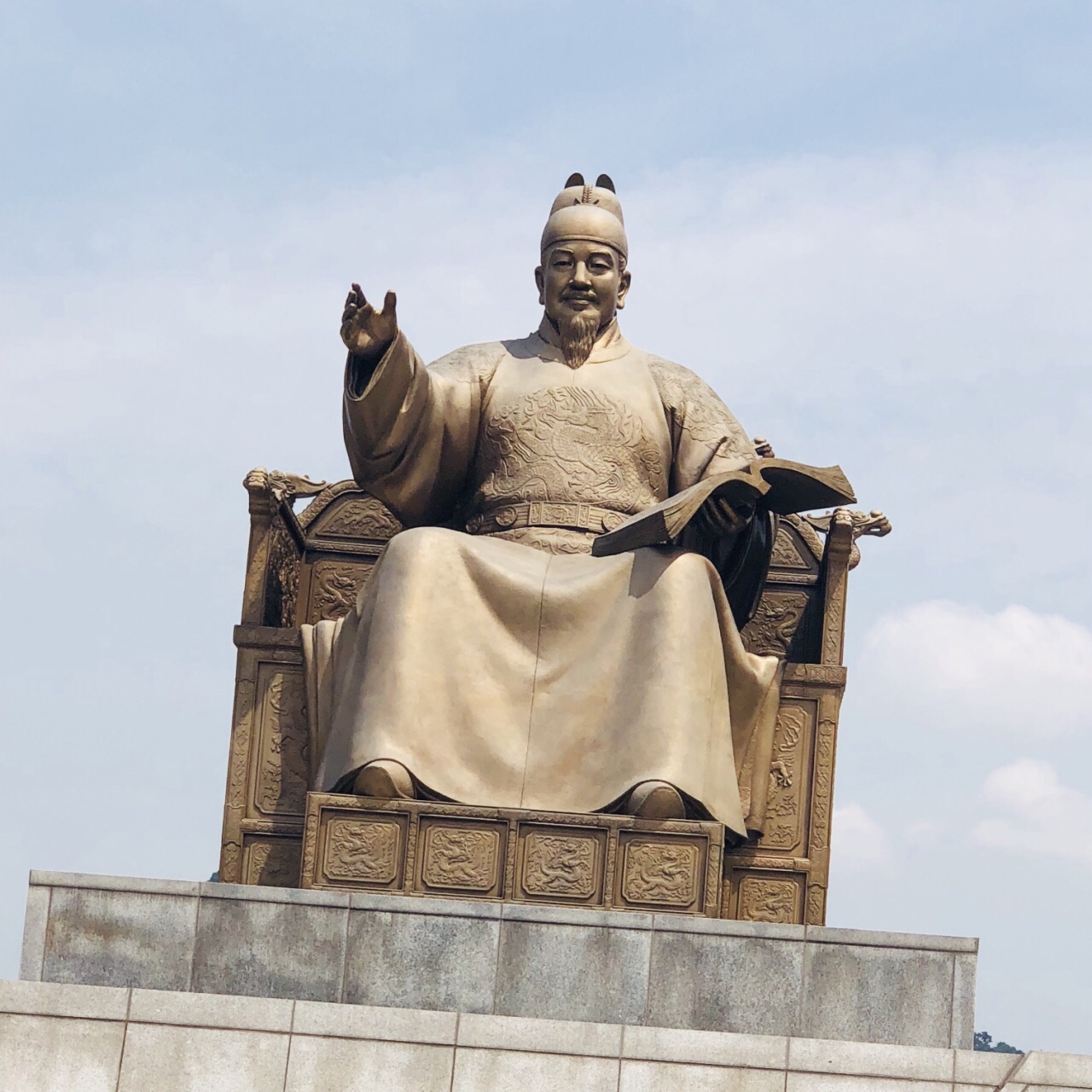 世宗大王雕像图片