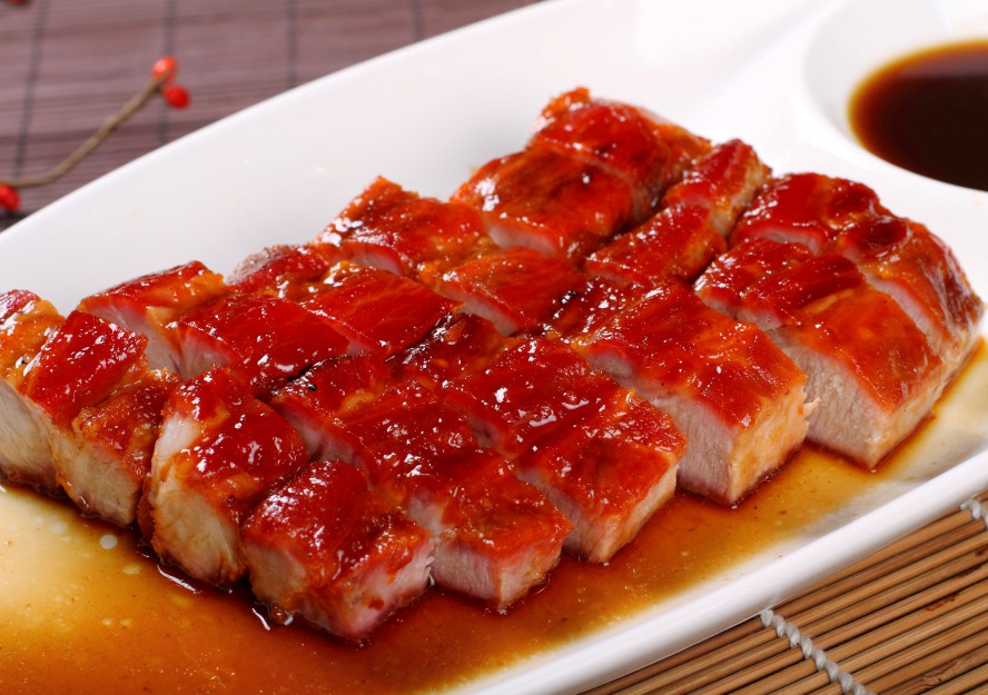 鲍汁黄金豆腐,里面好像加了鸡蛋,有点像铁板豆腐,外焦里嫩,非常好吃