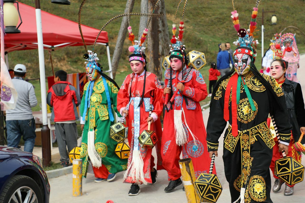 关山草原风景区：欧式风情的省级风景名胜区，四季风景俱佳，活动丰富