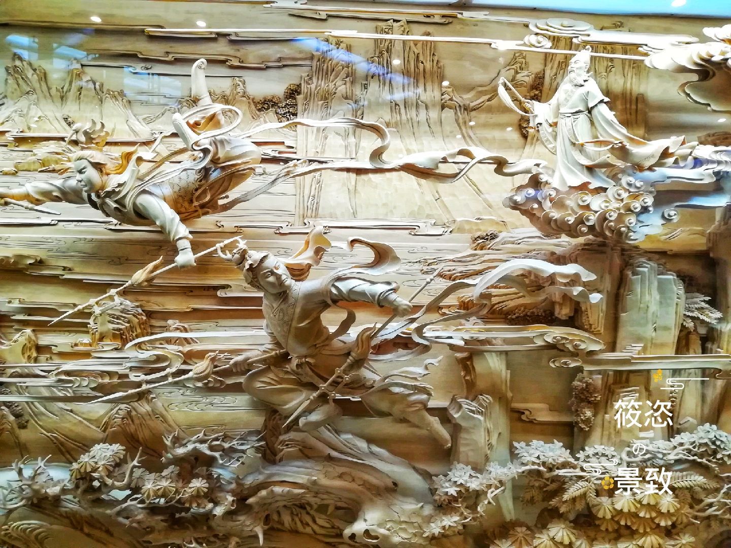 听说雷峰塔是源于《白蛇传》,白素贞水漫金山救许仙,被法海镇在塔中