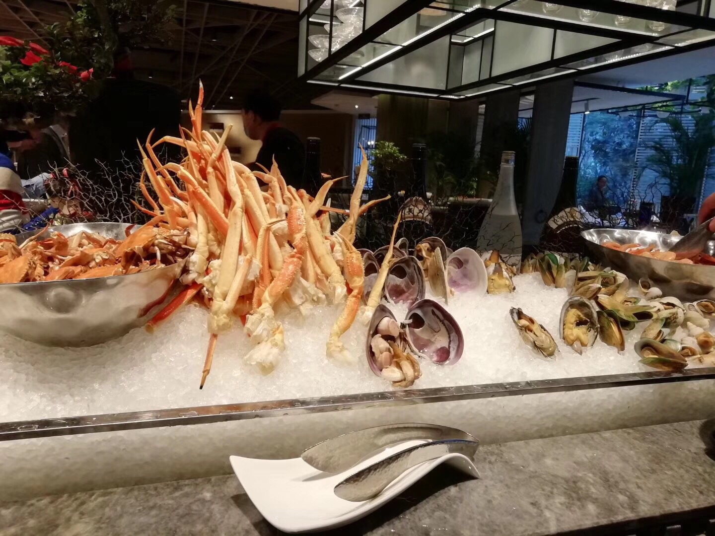 2023南京金陵饭店·金海湾自助餐厅美食餐厅,里面海鲜还是特别的新鲜