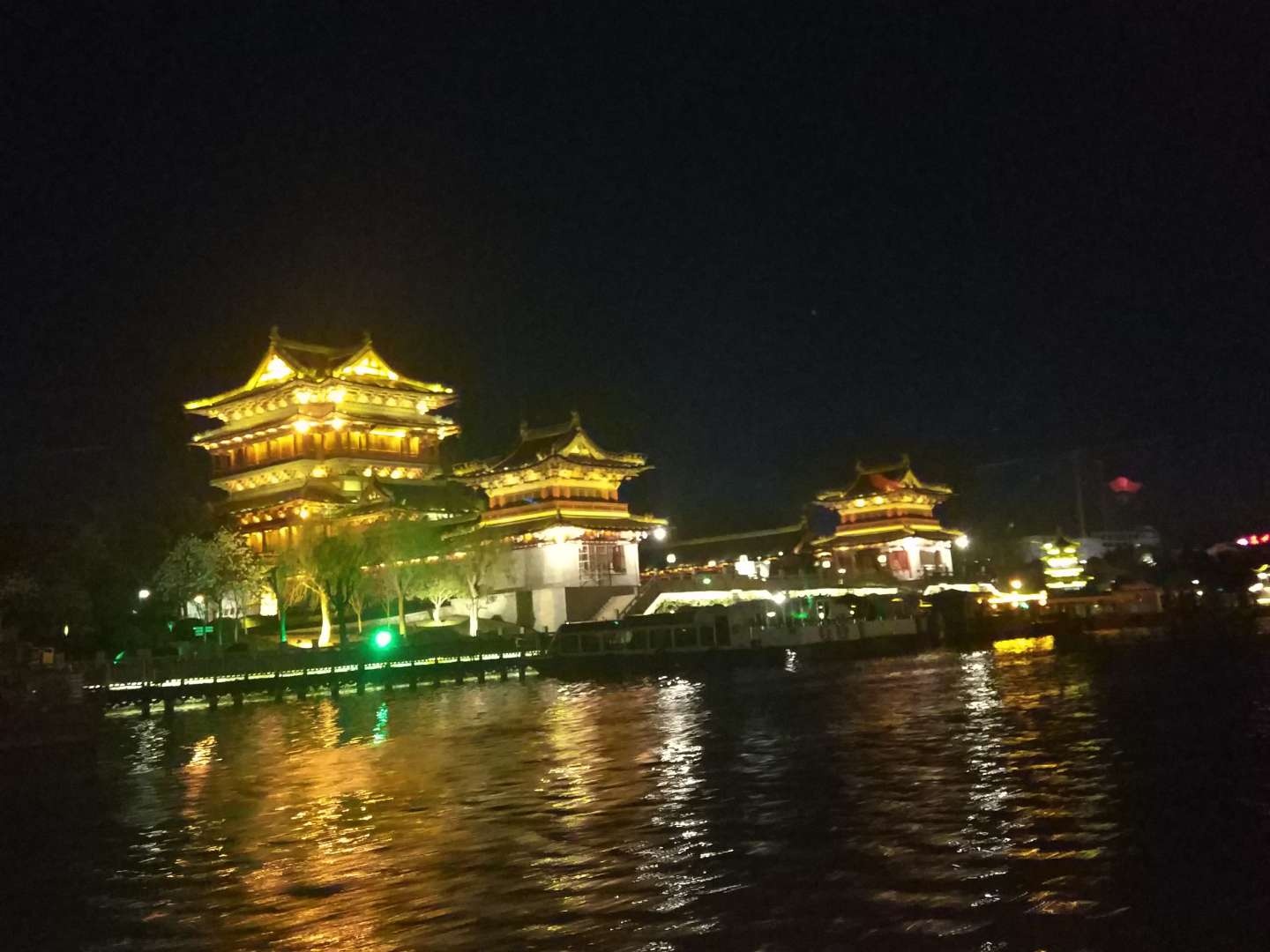 2023凤城河画舫游船玩乐攻略,夜游凤河城最好的方式就是乘...【去哪儿攻略】
