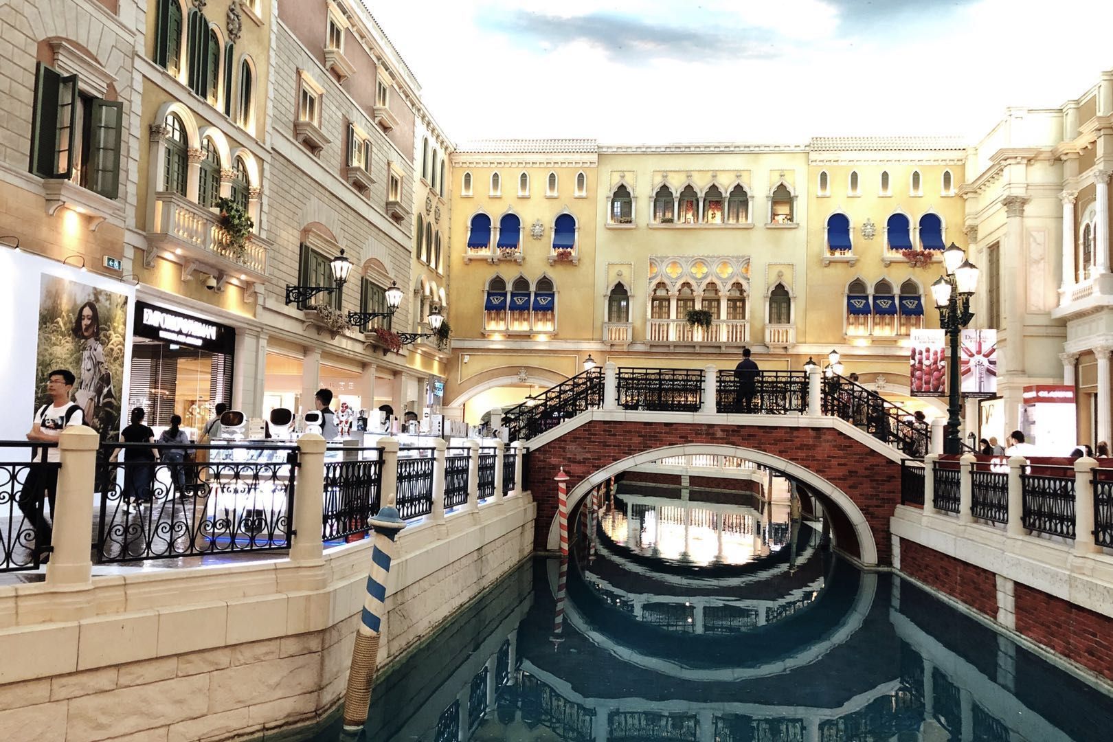【携程攻略】澳门澳门威尼斯人度假村酒店景点,确实值得前往，非常有特色，仿佛置身于水城威尼斯。大运河购物中心商…