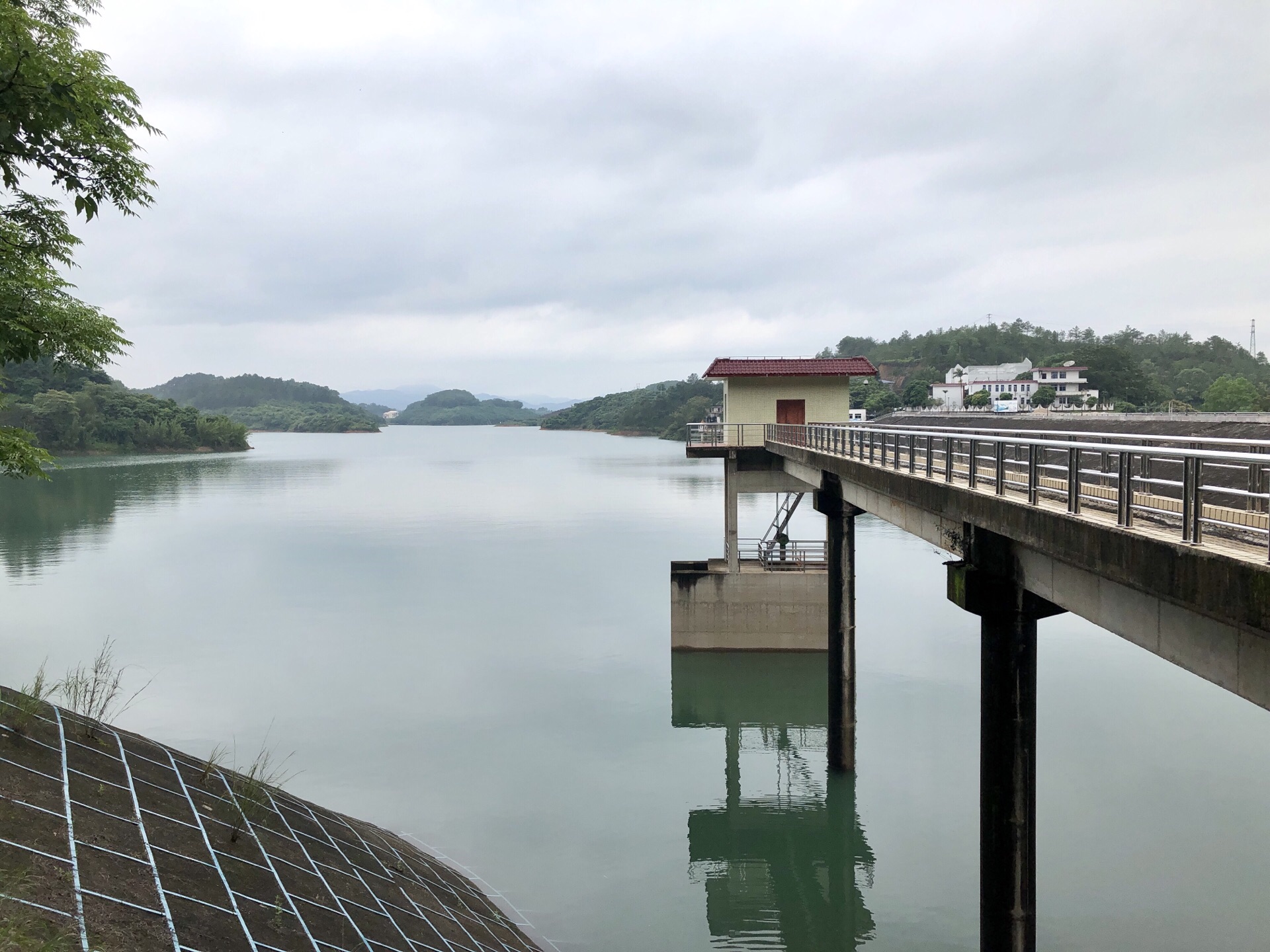 益塘水库美景驿站|刘三根|驿站|美景_新浪新闻