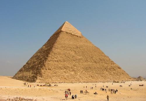 内弗尔卡拉金字塔图片