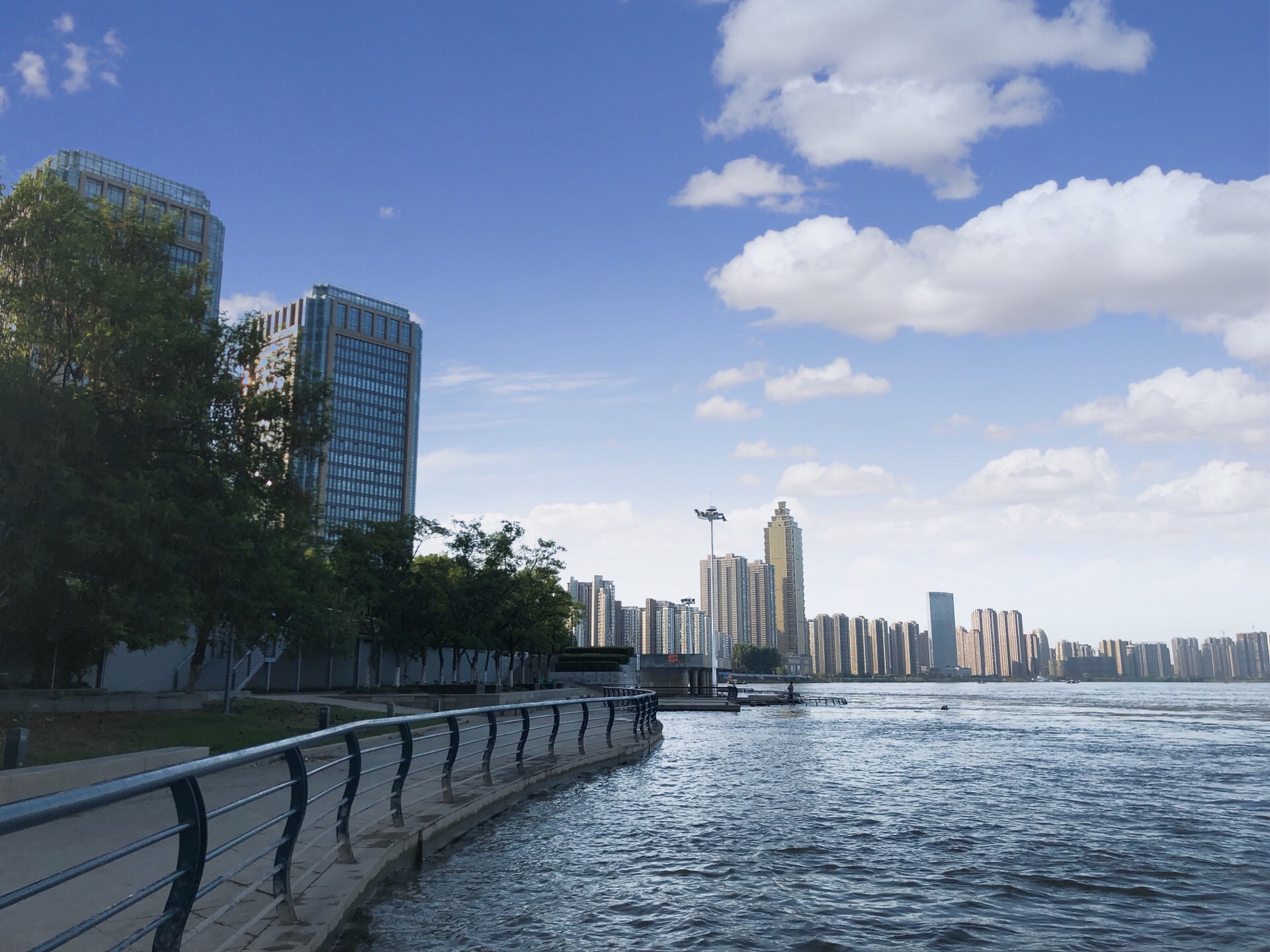 宜昌滨江公园又将提档升级 五年内打造最美滨江生态长廊-荆楚网-湖北日报网
