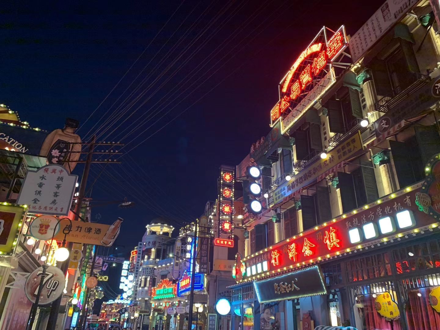 广州 阳光洒落的高第街|摄影|人文/纪实|Chotsins - 原创作品 - 站酷 (ZCOOL)