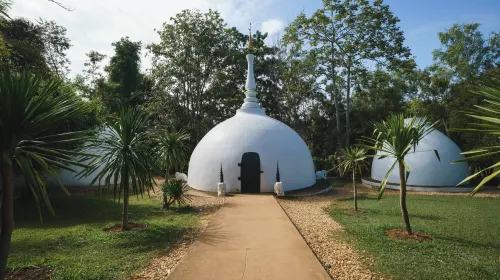 Baan Dam