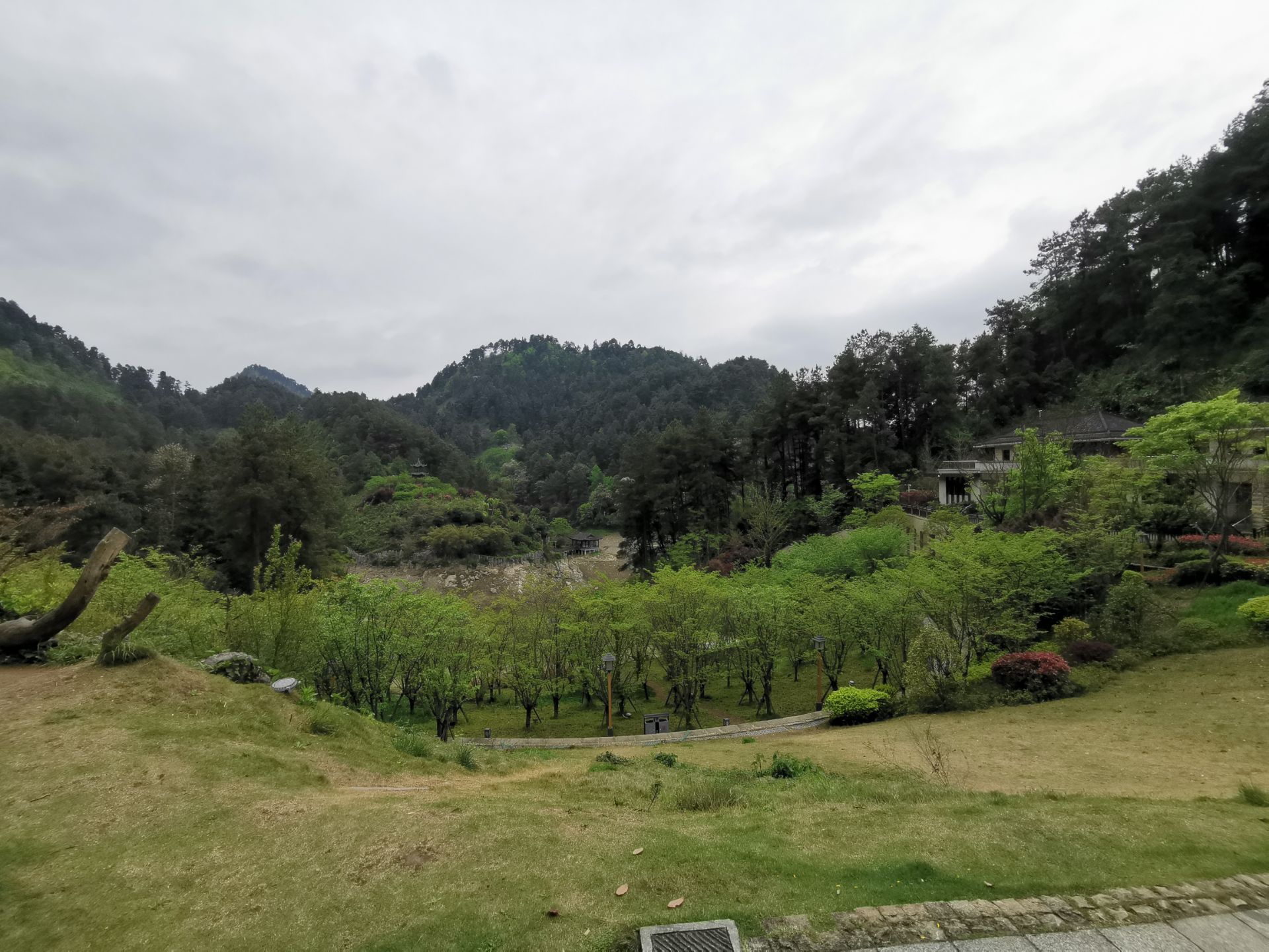 【携程攻略】龙里青云湖森林公园景点,周末游览青云湖公园,湖水因上次