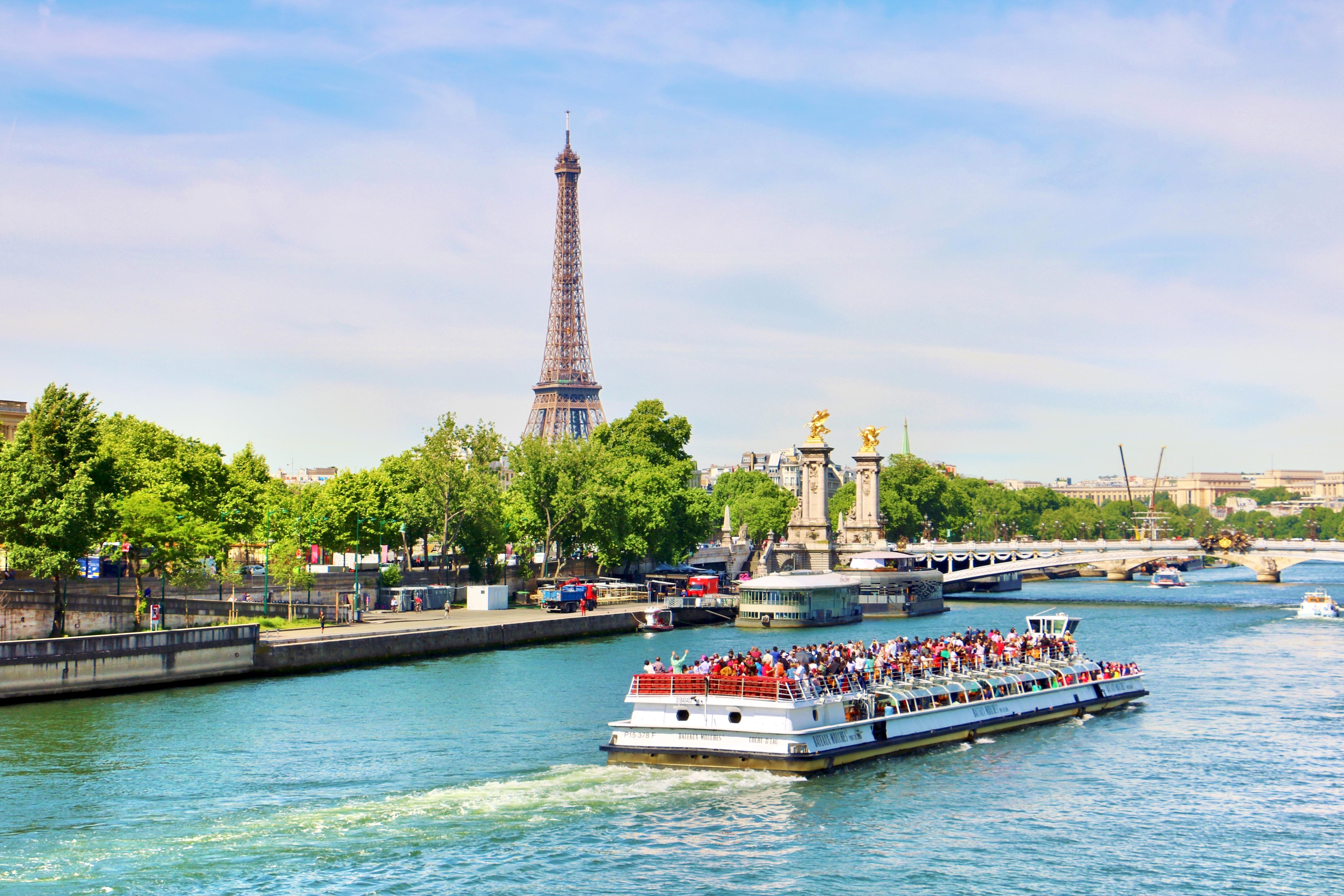 【携程攻略】巴黎塞纳河景点,塞纳河游船是一定要去体验，能欣赏到河两岸的名胜古迹，和河岸边、桥…