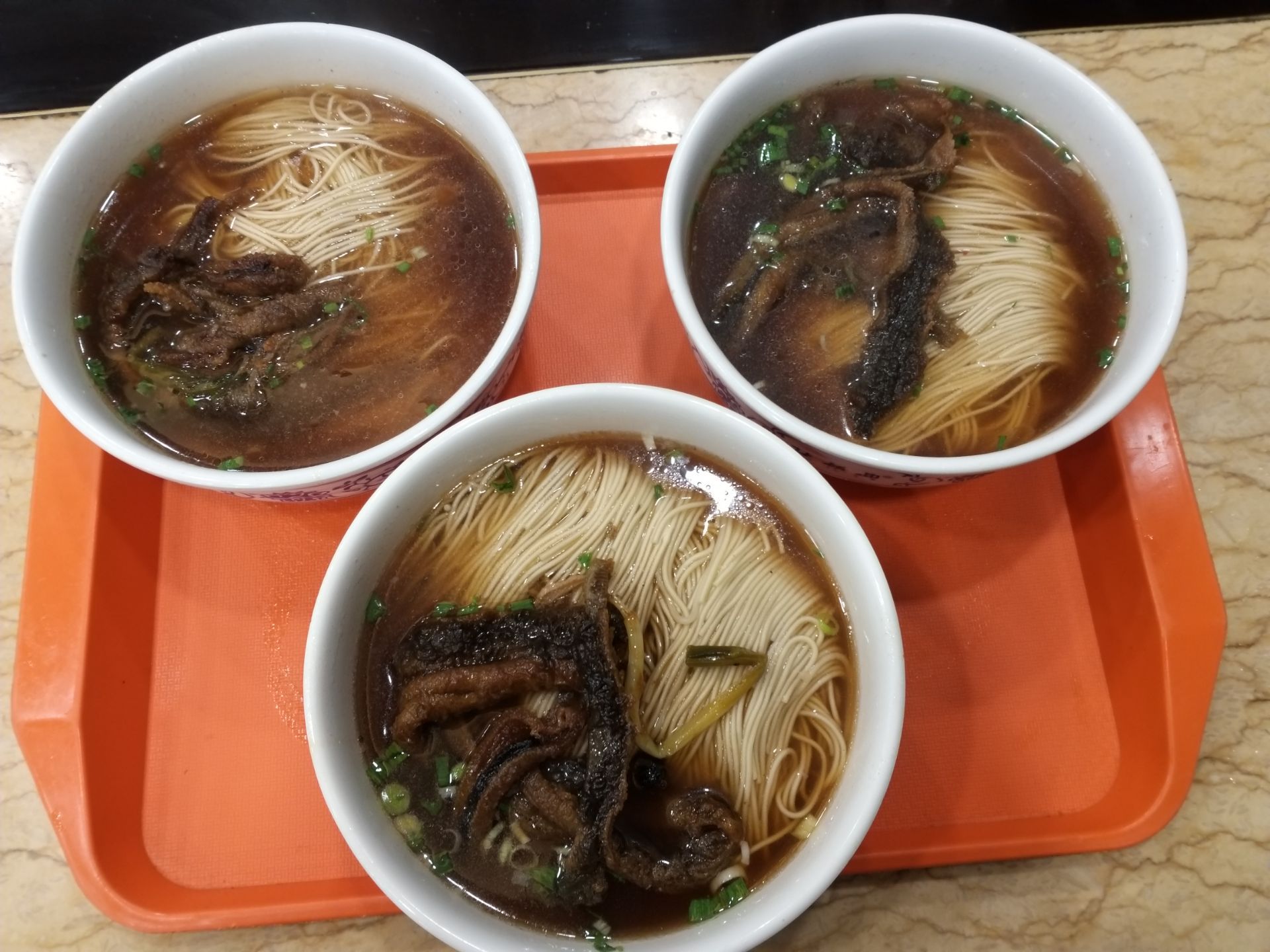        人均消费:16元 陆振兴面馆