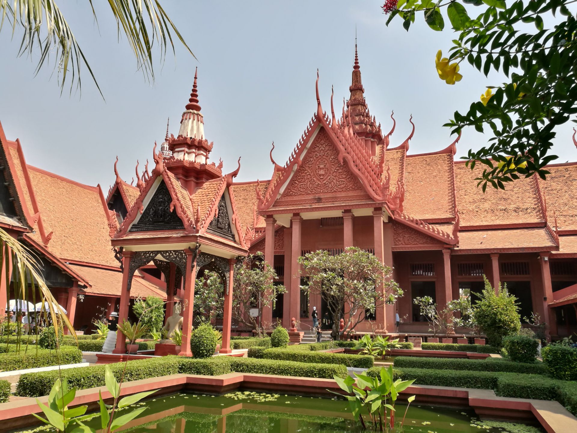 柬埔寨金边市国家博物馆地标建筑外 观高清摄影大图-千库网