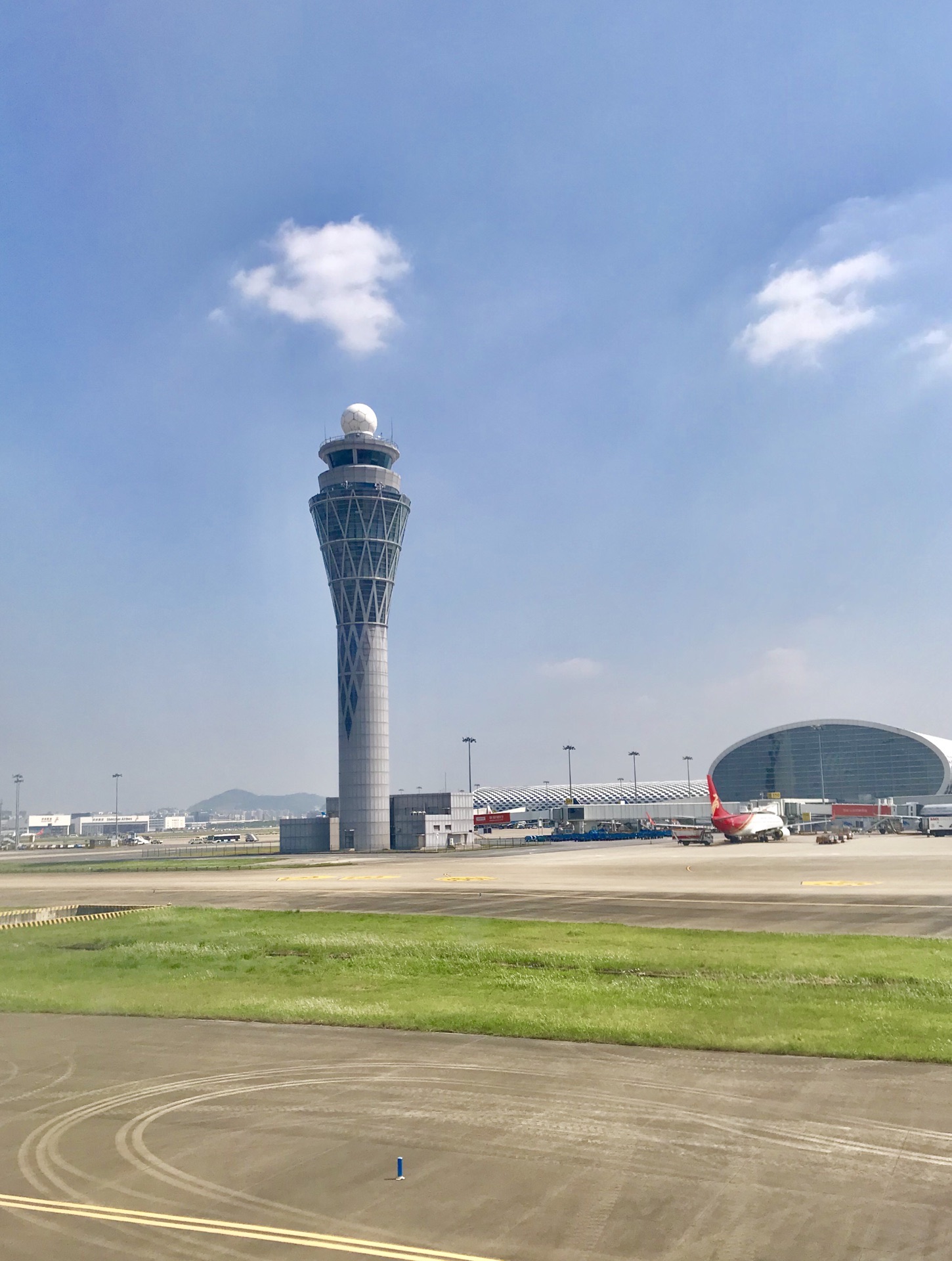 航空建筑新标杆：深圳宝安国际机场卫星厅 / GDAD、Aedas、兰德隆与布朗